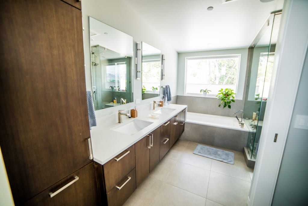 Lakeview Home Light-filled Bathroom