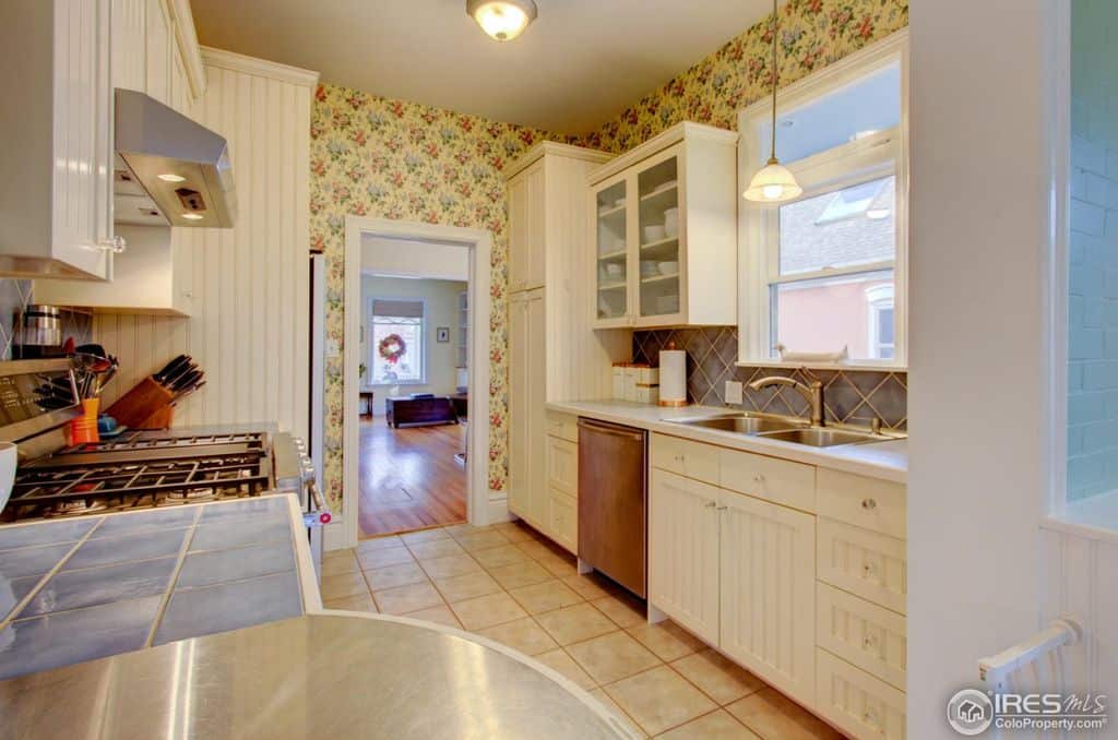 Before remodel: Kitchen